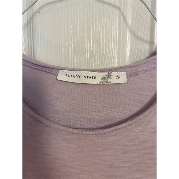 Altar'd State Women's Light Purple Short Sleeve Cropped Top Size S - Picture 2 of 9